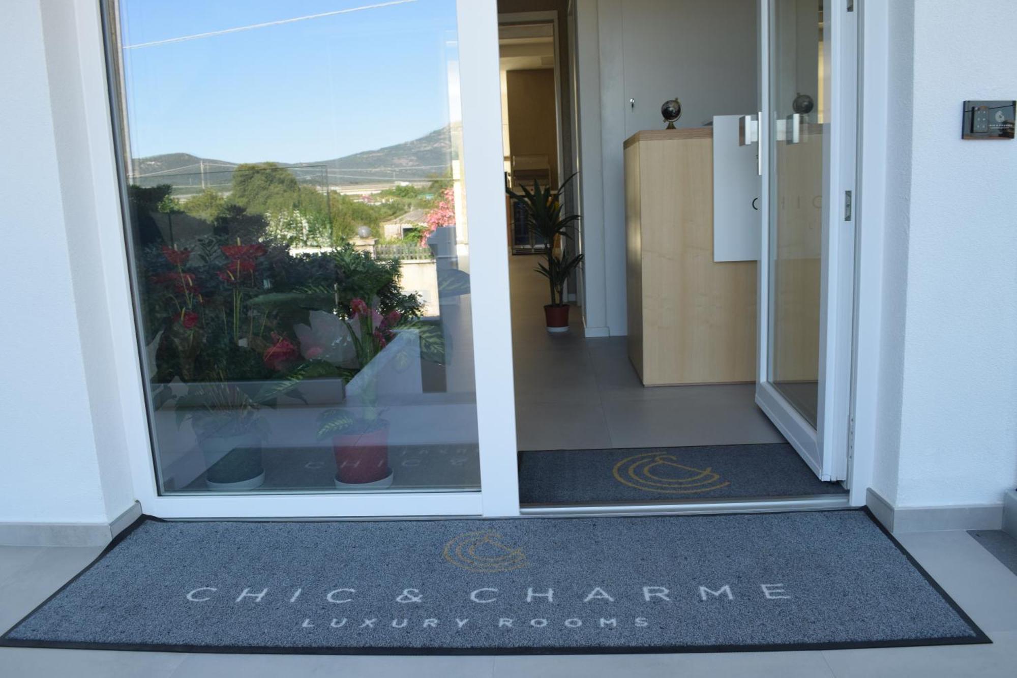 Chic & Charme Luxury Rooms オルビア エクステリア 写真