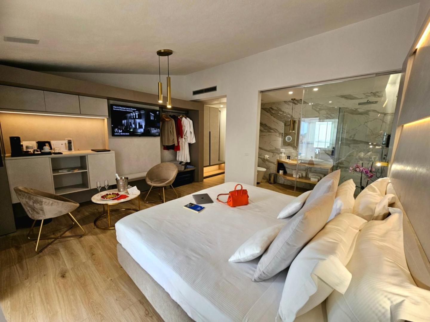 Chic & Charme Luxury Rooms オルビア エクステリア 写真